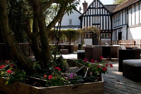 The Tudor Hotel (Harrow, United Kingdom) .